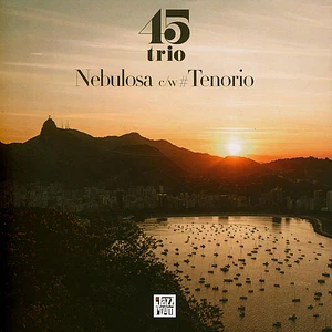 45 Trio - Nebulosa