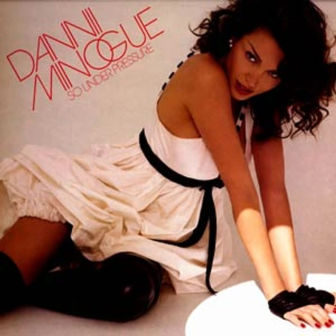 Danii Minogue - So under pressure
