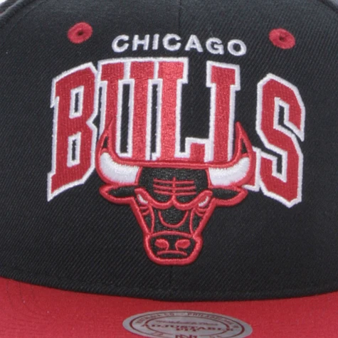 Mitchell & Ness - Chicago Bulls NBA Logo 2 Tone Snapback Cap