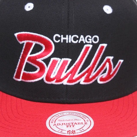 Mitchell & Ness - Chicago Bulls NBA 2T Script Snapback Cap