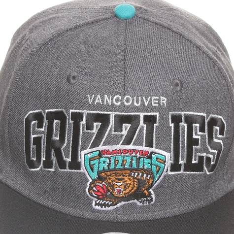 Mitchell & Ness - Vancouver Grizzlies NBA Arch W/Logo G2 Snapback Cap