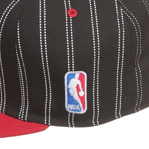 Mitchell & Ness - Miami Heat NBA Double Pinstripe Snapback Cap