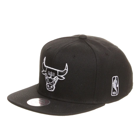 Mitchell & Ness - Chicago Bulls NBA B&W Monoc Snapback Cap