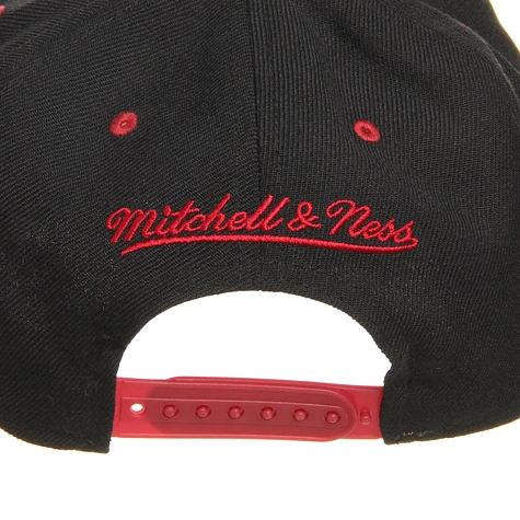 Mitchell & Ness - Boston College NCAA Black 2 Tone Snapback Cap
