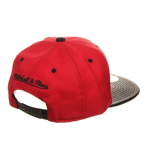 Mitchell & Ness - Miami Heat NBA Leather Team Arch Snapback Cap