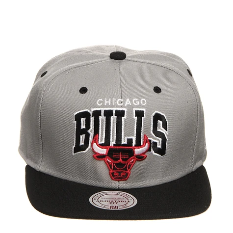 Mitchell & Ness - Chicago Bulls NBA Arch 2 Tone Snapback Cap