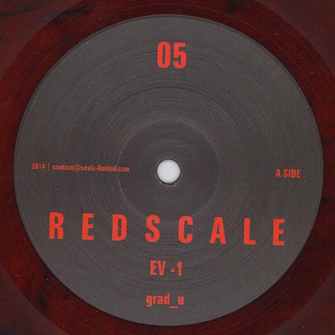 Grad_U - Redscale 05