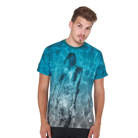 Akomplice - Underwater T-Shirt