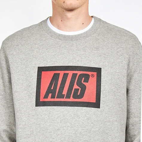 ALIS - Classic Crewneck Sweater