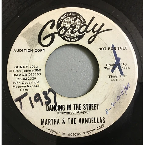 Martha Reeves & The Vandellas - Dancing In The Street / There He Is (At My Door)