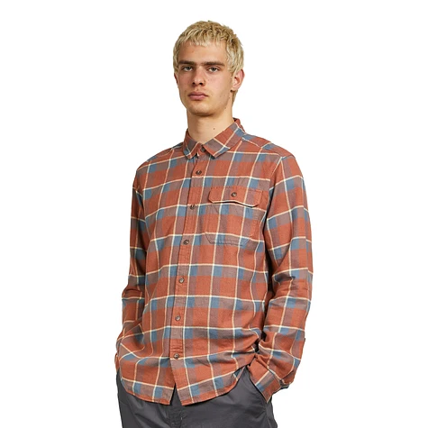 Patagonia Men's Long-sleeved Cotton in Conversion Lightweight Fjord Flannel Shirt Avant: Nouveau Green / M