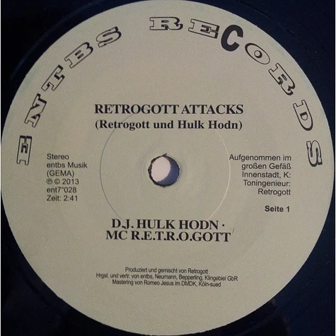 Retrogott & Hulk Hodn - Retrogott Attacks / Höhlenmensch