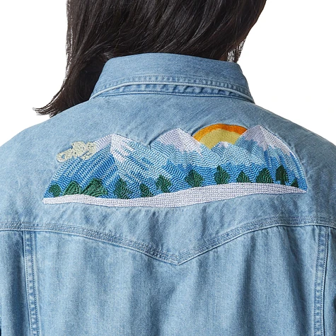 Corridor - Mountain Embroidery Western