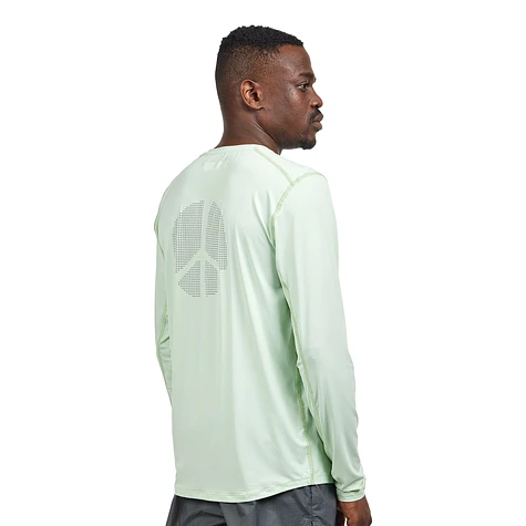 District Vision - Ultralight Aloe Long Sleeve Tee