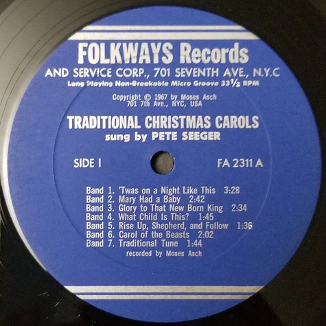 Pete Seeger - Traditional Christmas Carols