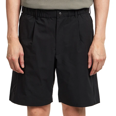 Goldwin - One Tuck Light Stretch Shorts (Black) | HHV