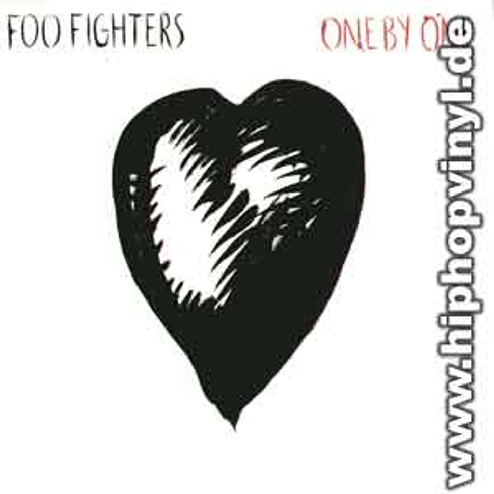 Foo Fighters - One by one