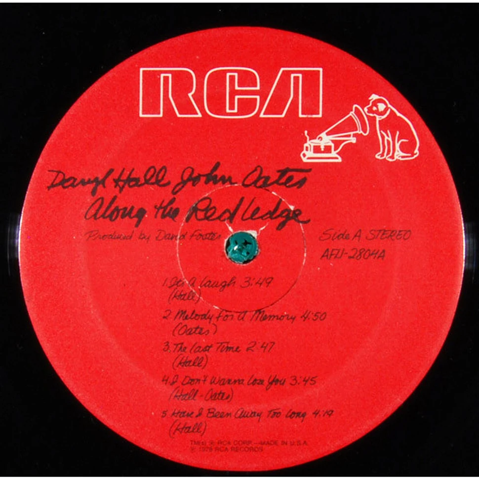 Daryl Hall & John Oates - Along The Red Ledge