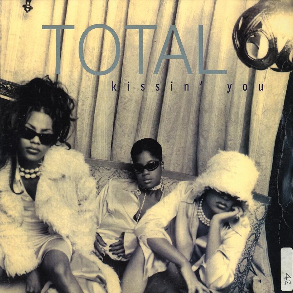 Total - Kissin you