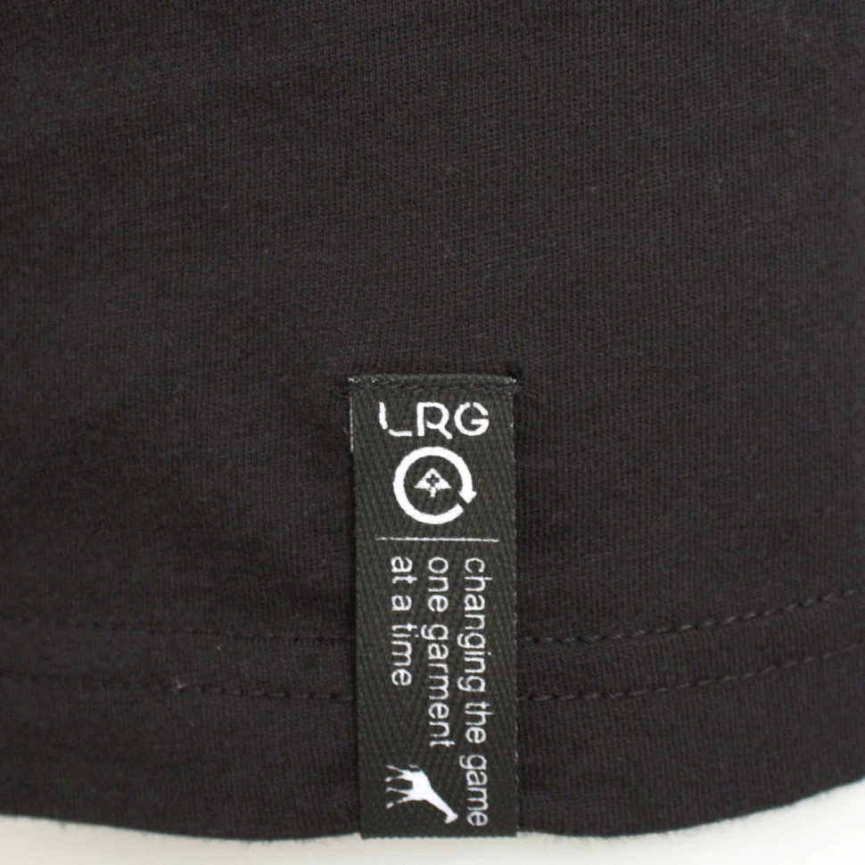 LRG - Brainiack v-neck T-Shirt