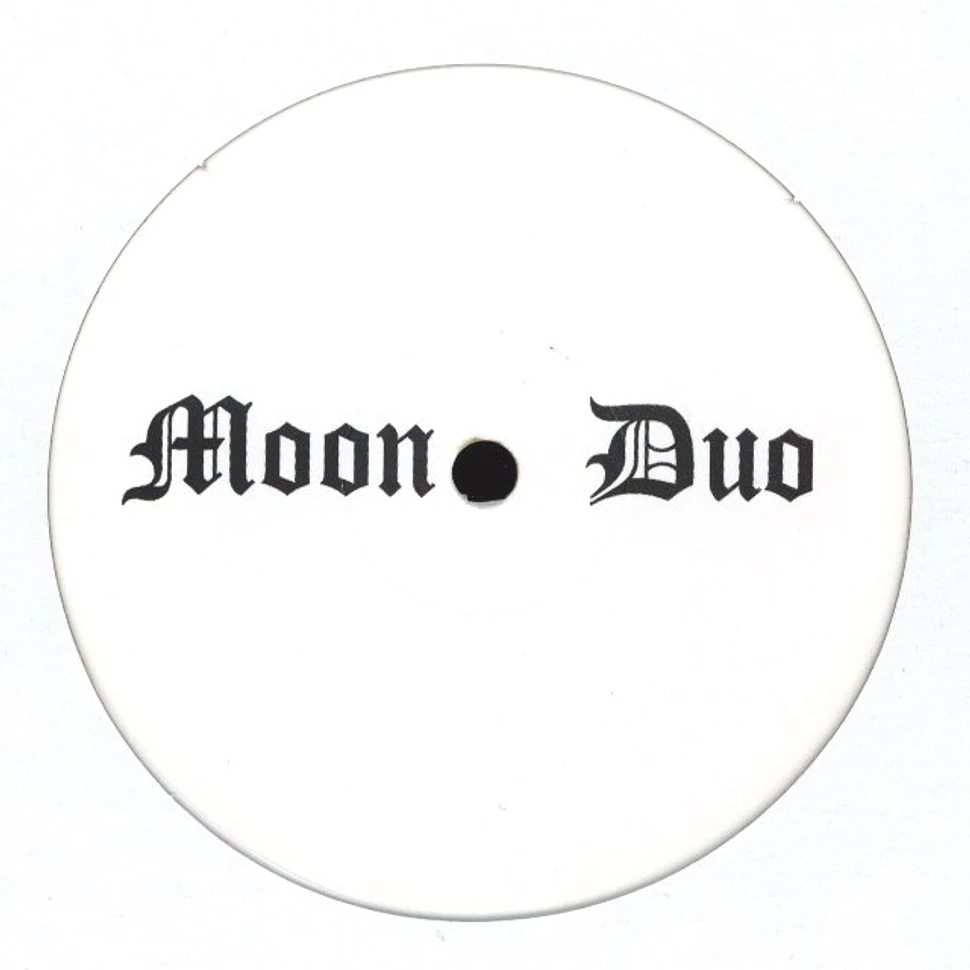 Moon Duo - Love On The Sea