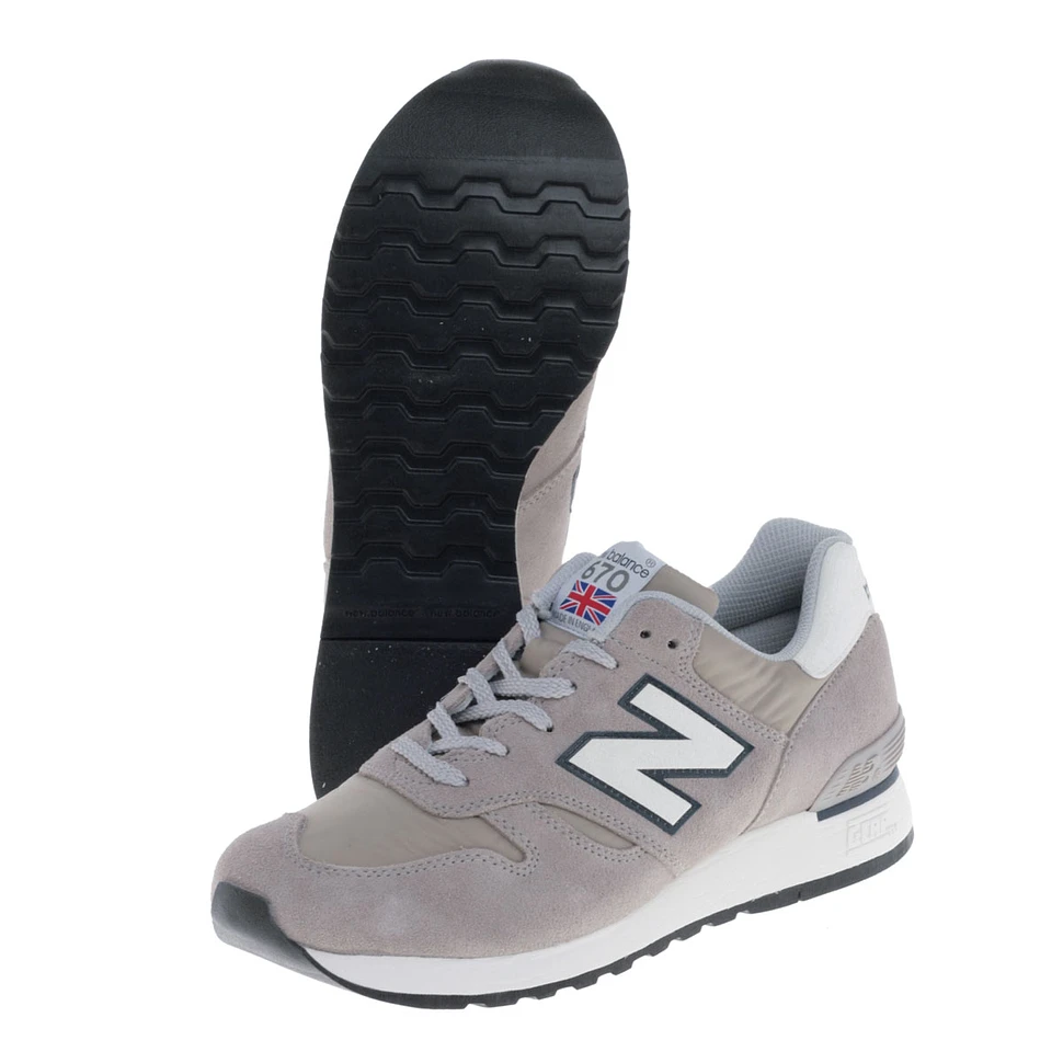 New Balance - M670