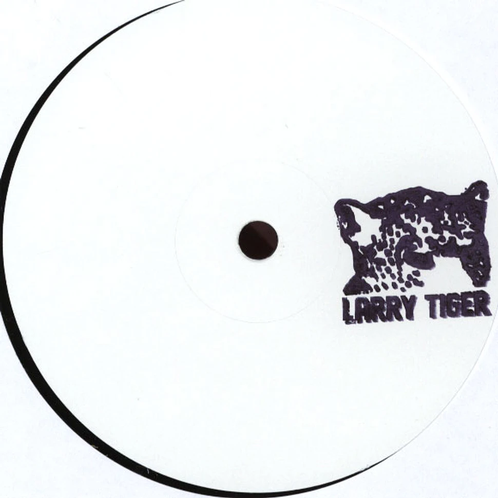 Larry Tiger - Alone On The Green