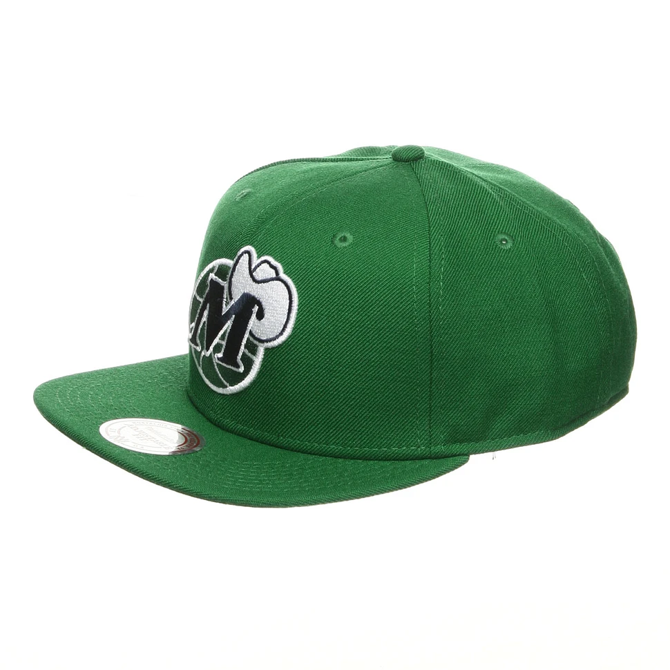 Mitchell & Ness - Dallas Mavericks NBA Basic Solid Team Snapback Cap