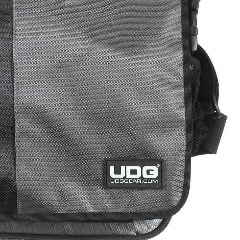 UDG - CourierBag DeLuxe 17"