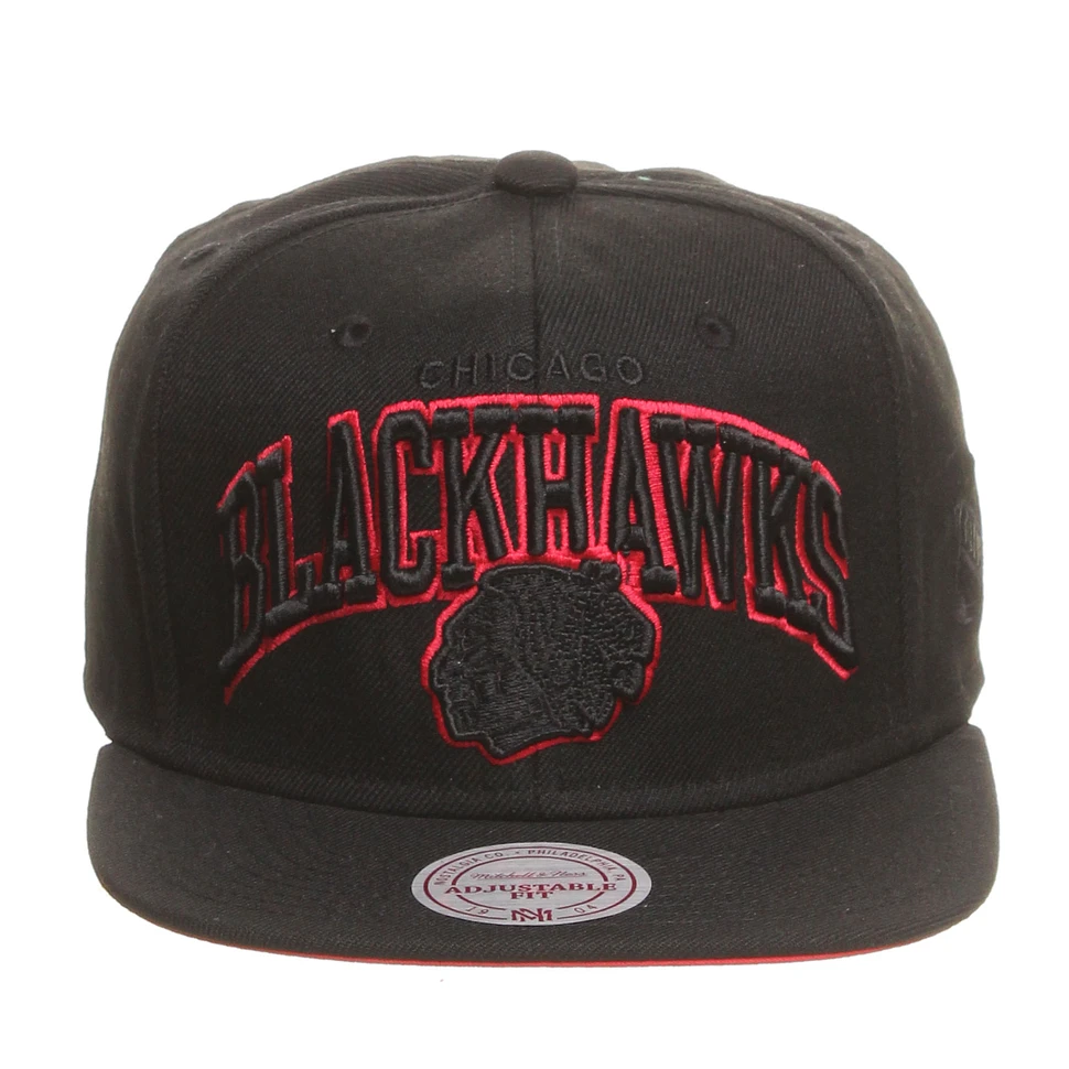 Mitchell & Ness - Chicago Blackhawks NHL Black Team Arch Snapback Cap