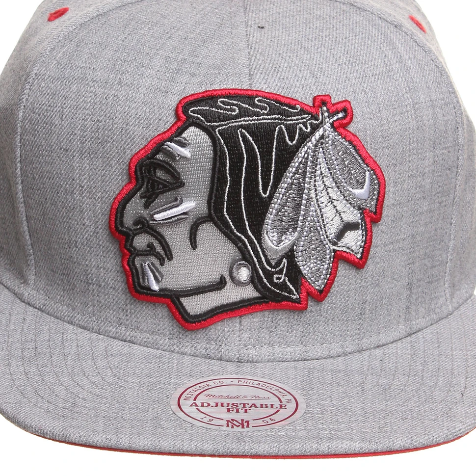 Mitchell & Ness - Chicago Blackhawks NHL Dark Grey Road XL Snapback Cap