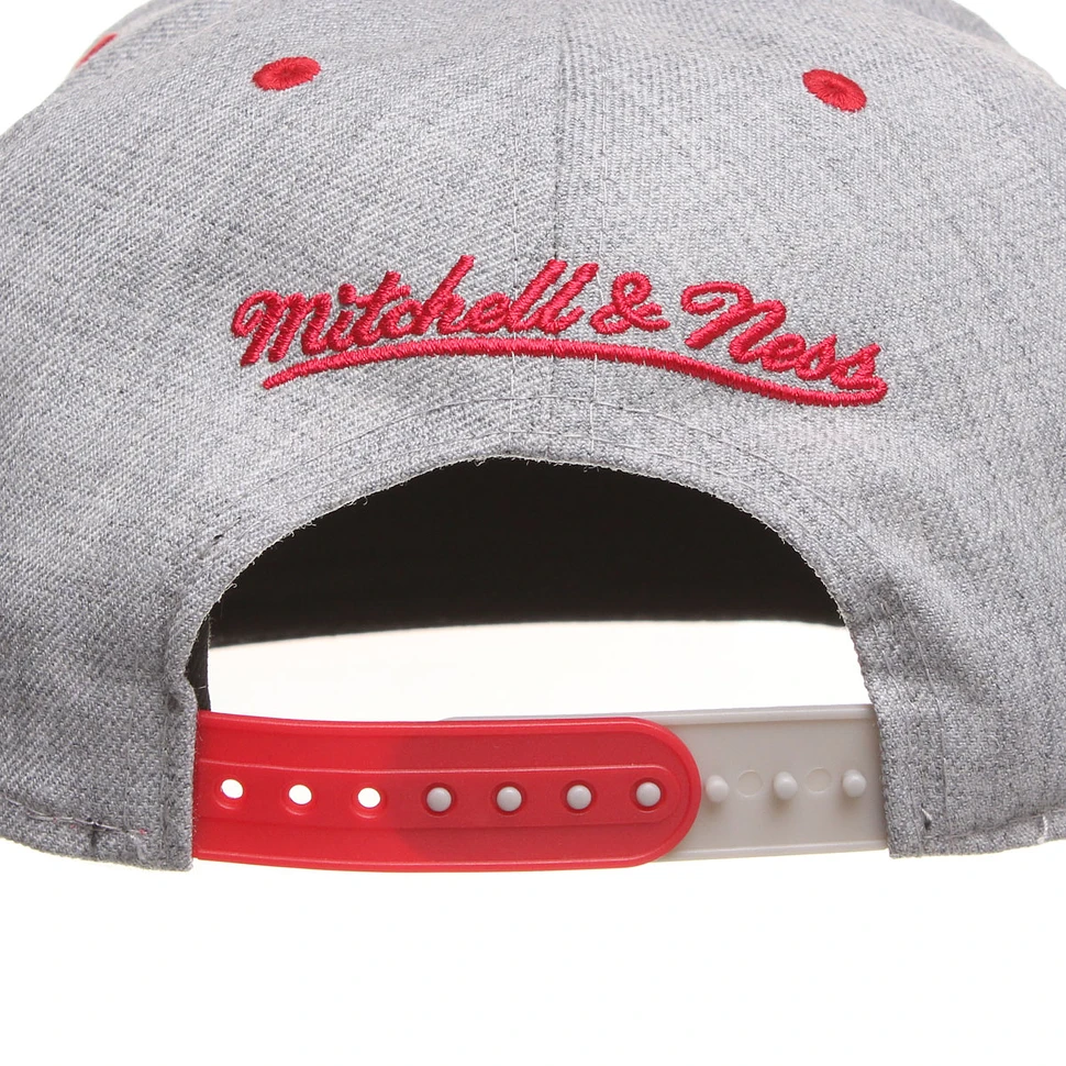 Mitchell & Ness - Chicago Blackhawks NHL Dark Grey Road XL Snapback Cap