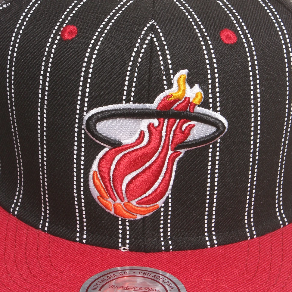 Mitchell & Ness - Miami Heat NBA Double Pinstripe Snapback Cap