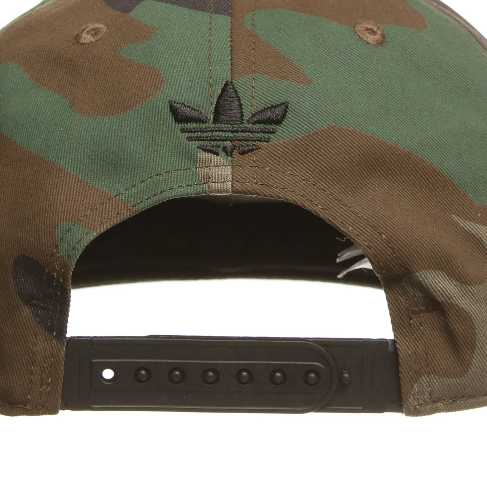 adidas - New York Knicks Camo Snapback Cap