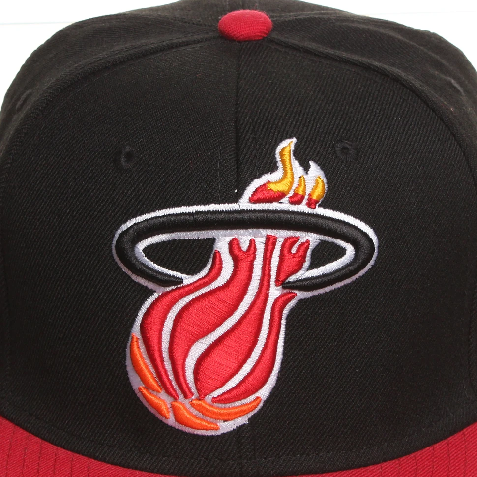 Mitchell & Ness - Miami Heat NBA XL Logo 2 Tone Snapback Cap