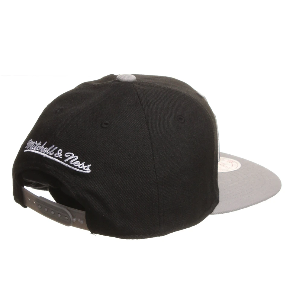 Mitchell & Ness - Los Angeles Kings NHL XL Logo 2 Tone Snapback Cap