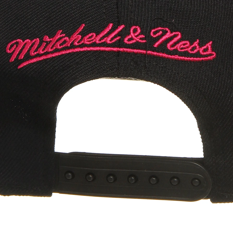 Mitchell & Ness - Miami Heat NBA Title Snapback Cap
