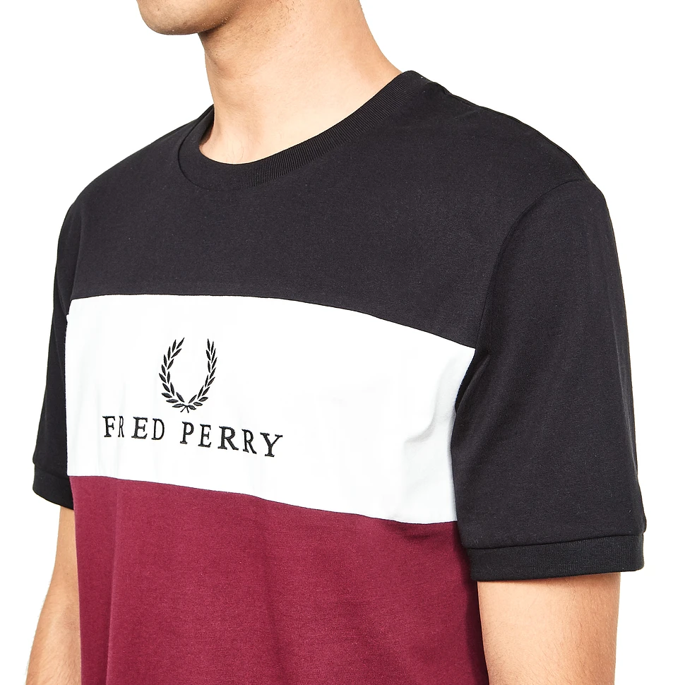 Fred Perry - Embroidered Panel T-Shirt___ALT