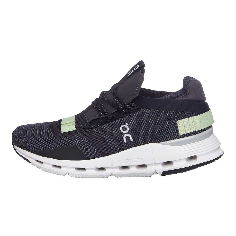 ON Cloudflow 4 Distance, 3MD30340462, white/black at solebox