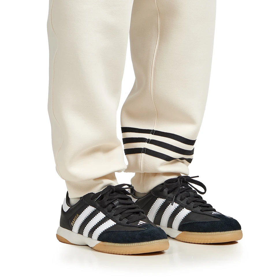 adidas - Neuclassics Pants