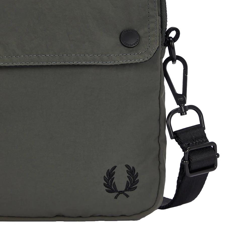 Fred Perry - Crinkle Nylon Side Bag