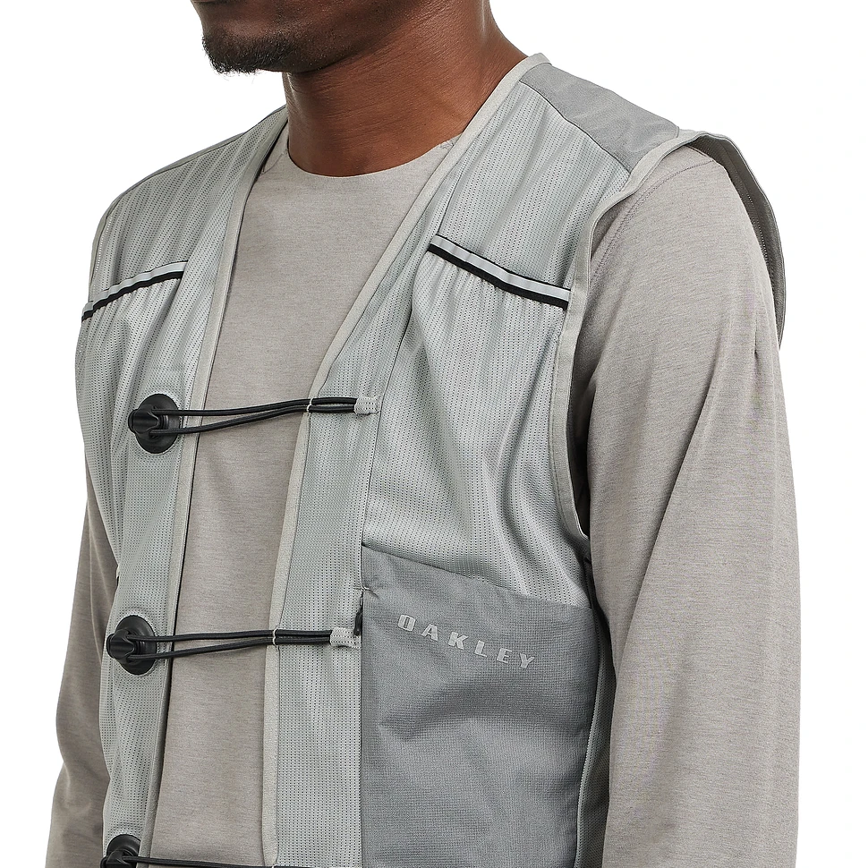 Oakley - Latitude Flight Vest Poncho