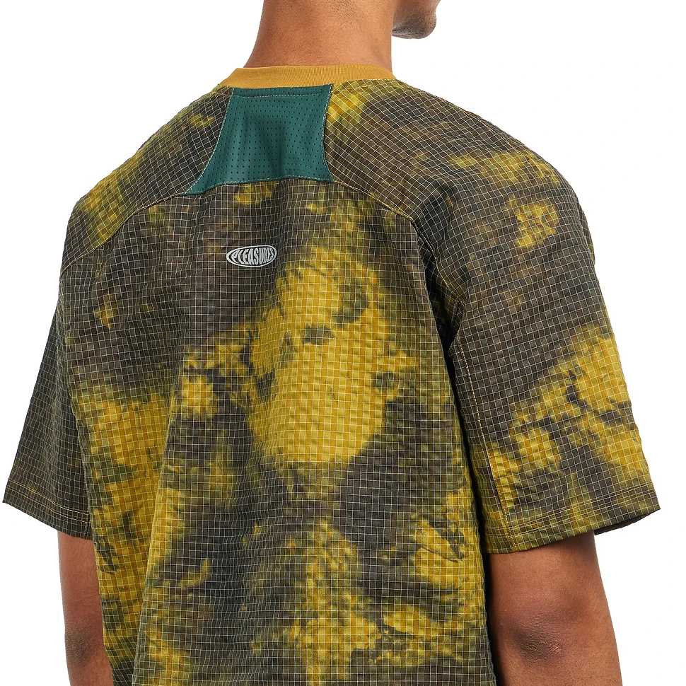 PLEASURES - Oval Tech Shirt