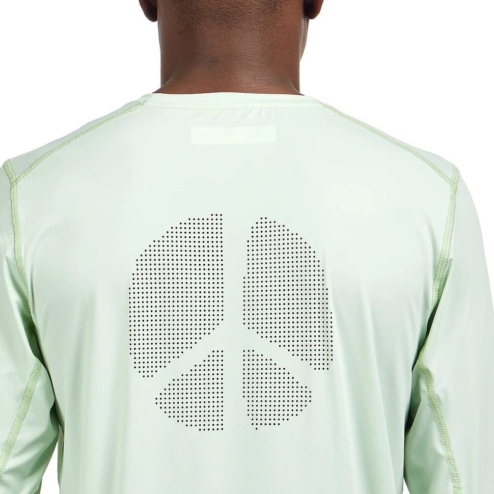 District Vision - Ultralight Aloe Long Sleeve Tee